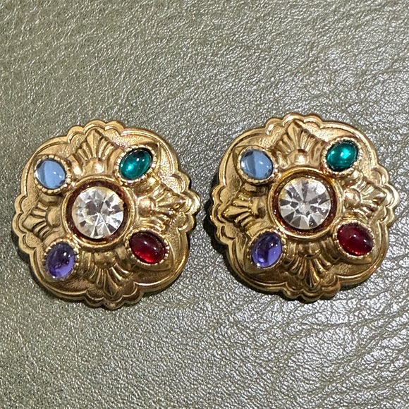 Jewelry - Vintage Multicolor Cabochon Gold Tone Clip On Earrings